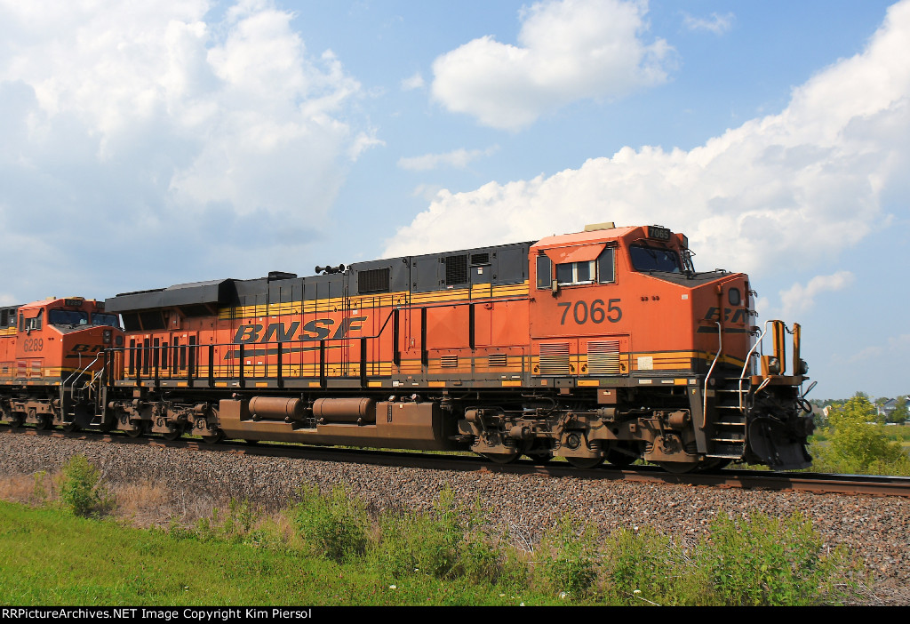 BNSF 7065 Pusher